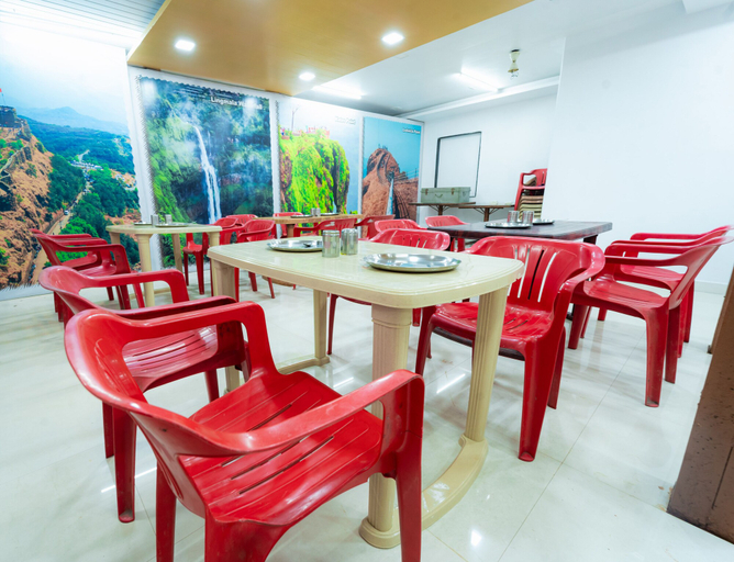 Food & Drinks 4, Itsy Hotels Anupam, Satara