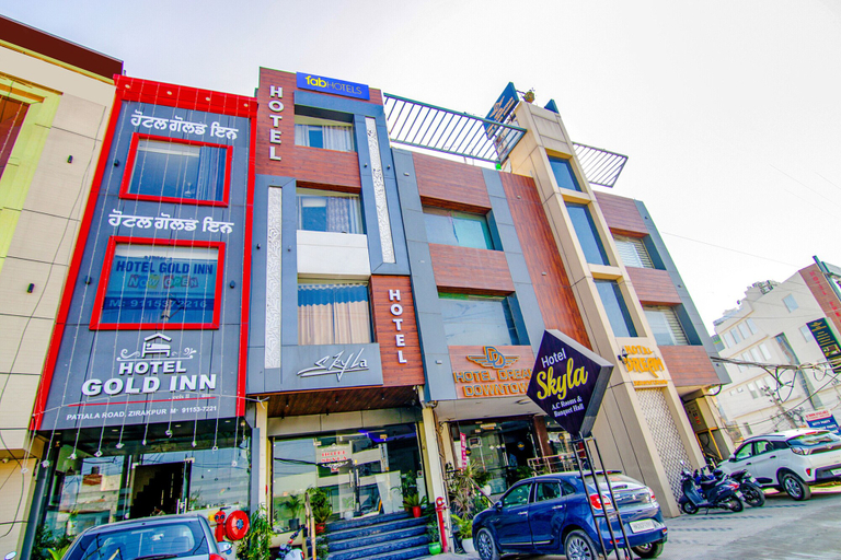 Exterior & Views
