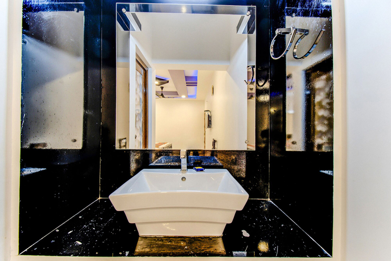 Bathroom 3, Fabhotel Aryan Grand, Amritsar