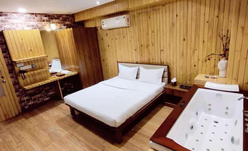 Hotel Global, Surat