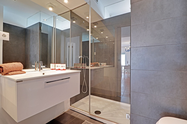 Bathroom 3, Albufeira Central 1 by Homing, Albufeira