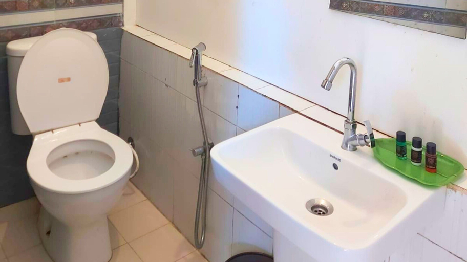 Bathroom 3, ShriGo Bekal Fort Resort & Spa, Kasaragod