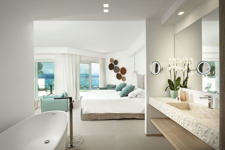 Bedroom 3, Gabbiano Azzurro Hotel & Suites, Olbia-Tempio