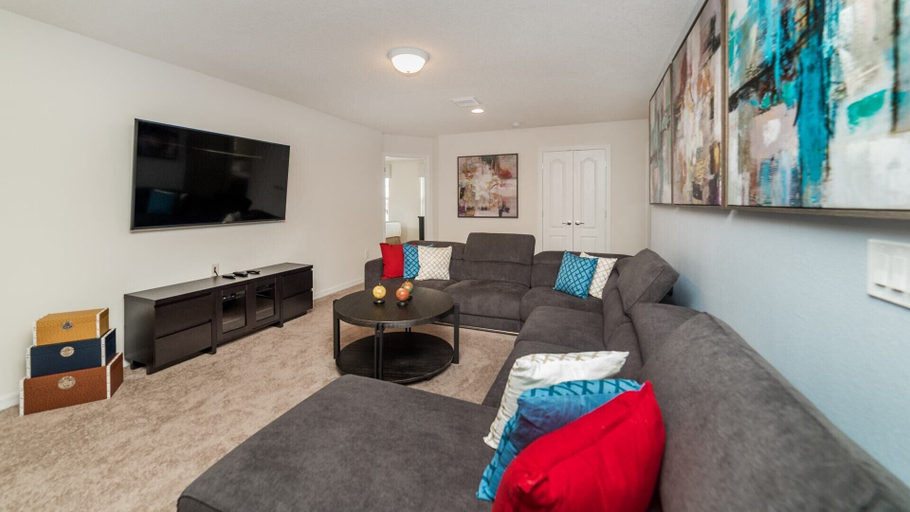 Others 4, 8802 Macapa Drive, Osceola