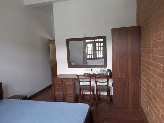 Bedroom 3, Windy Hanthana, K.F.G. & G. Korale
