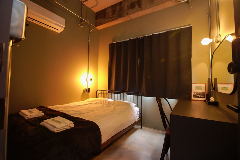Bedroom 2, RED SUBMARINE - Hostel, Kure