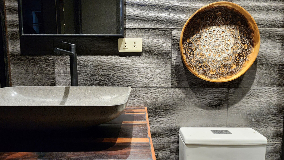 Bathroom 4, Glamping at Karuna El Nido, El Nido