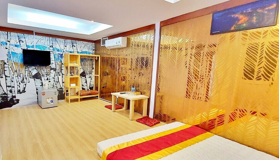 Bedroom 2, Front Beach Hotel, Vũng Tàu