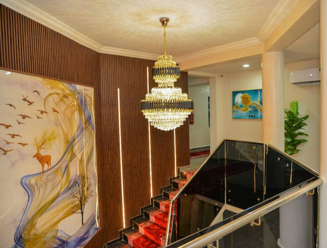 Others 5, SS3 Jabi Hotel, AbujaMun