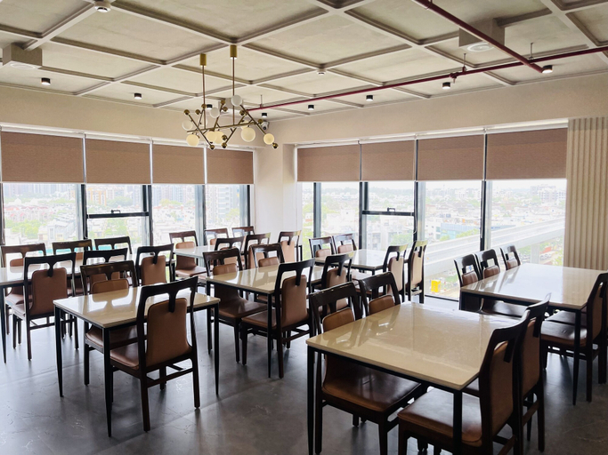 Food & Drinks 5, Apricot Motera, Gandhinagar