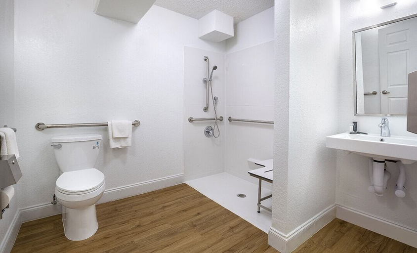 Others 5, Weekly Inn, Duval