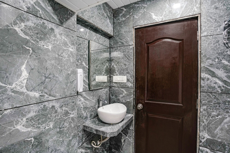 Bathroom 3, Fabhotel New 7 Star, Thane