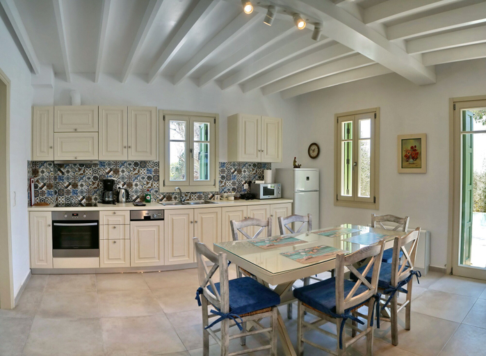 Others 5, Ouzo Traditional House with private pool, North Aegean