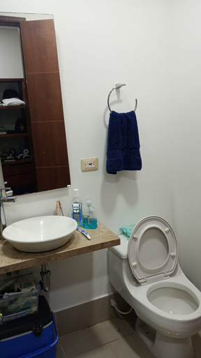 Bathroom 5, Beautiful Laguna Club Resort apartment, Cartagena de Indias