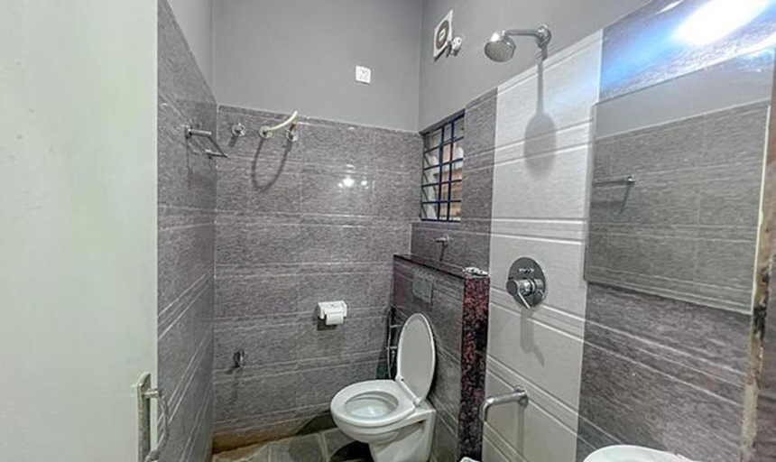 Bathroom, Fabhotel Gateway Suites, Bangalore
