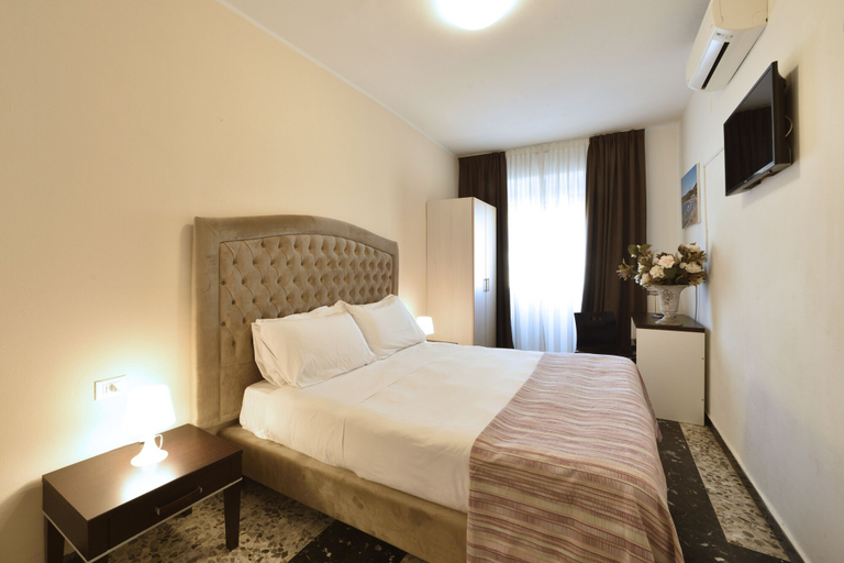Bedroom 5, Hotel La Marina Mhotelsgroup, Imperia