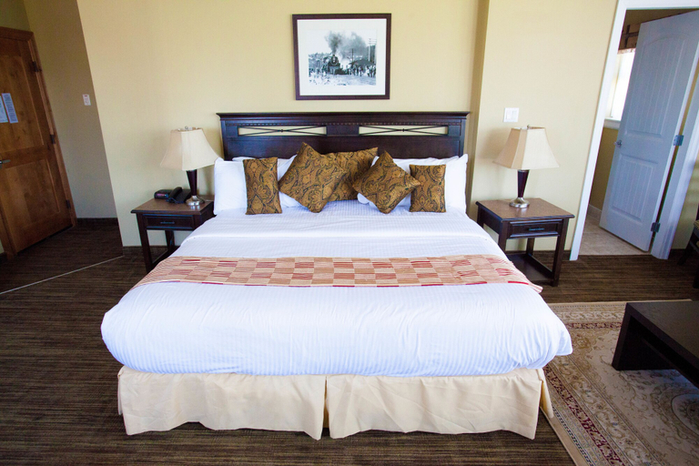 Bedroom 3, Days Inn by Wyndham Surrey, Greater Vancouver