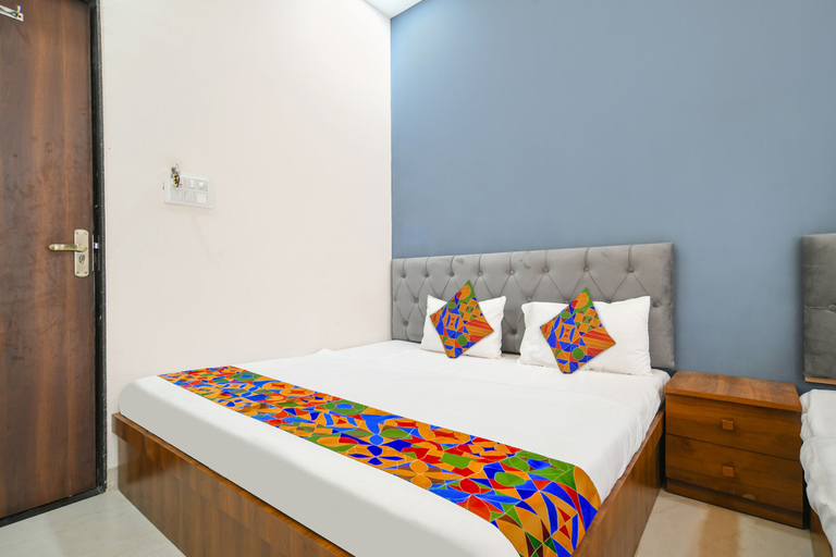 Bedroom 2, Fabexpress Tirupati, Ujjain