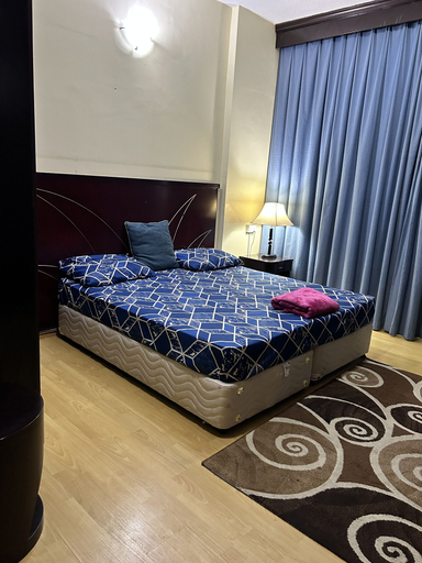 Room 2, Deluxe Shared Master Bedrooms in Deira, Dubai