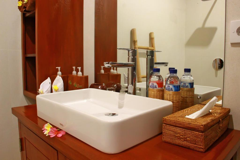 Bathroom 2, SPECIOUS 6BR VILLA WITH RICE FIELD VIEW, Gianyar
