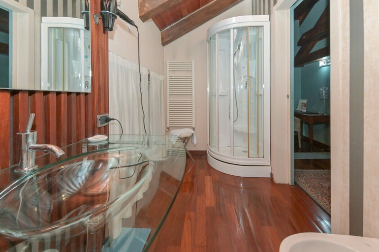 Bathroom 4, Hotel dei Pittori, Torino