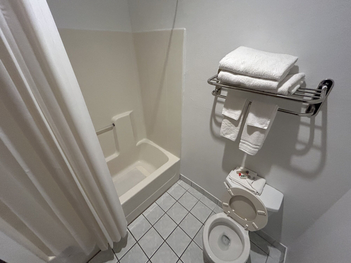 Bathroom 3, McPherson Inn, McPherson