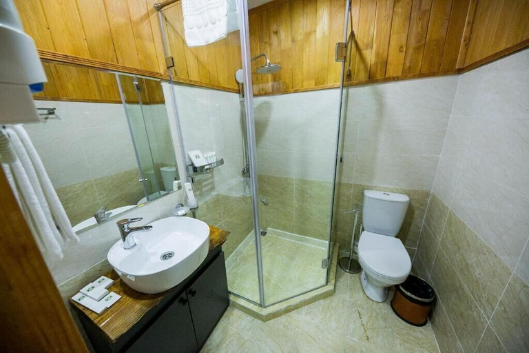 Bathroom 3, Hyde Park, Bishkek