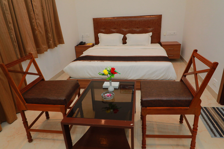 Others 3, TM Inn, Kancheepuram