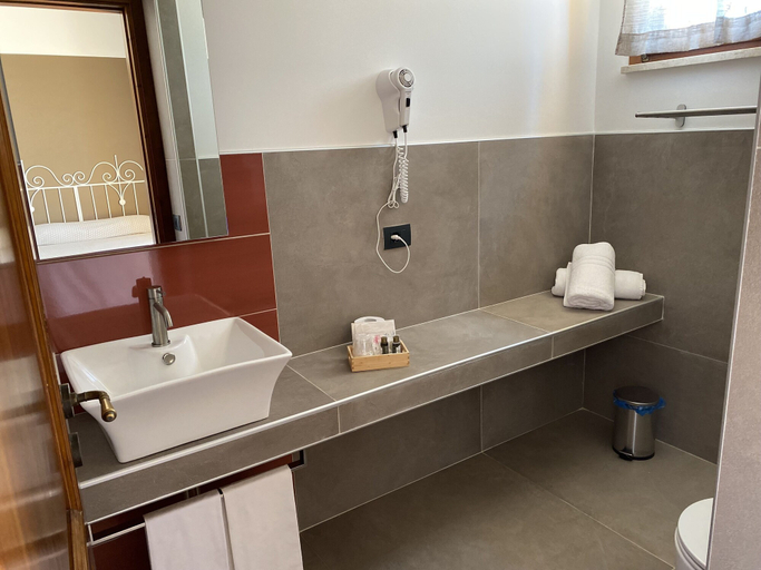 Bathroom 4, Tenute Plaia Agriturismo, Trapani