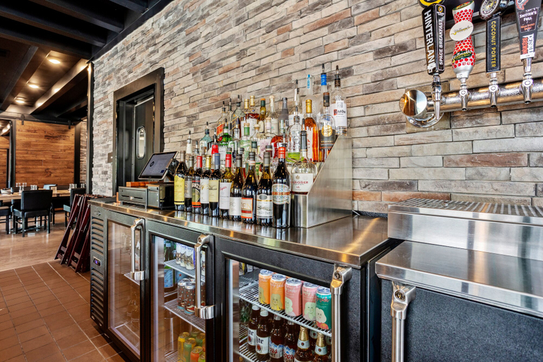 Food & Drinks 5, Cobblestone Hotel & Suites - De Pere/Green Bay, Brown