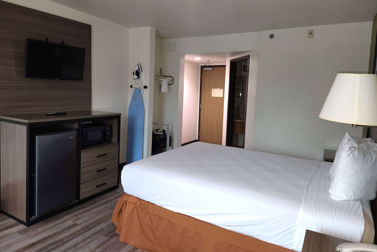 Bedroom 3, Super 8 by Wyndham Austin North/University Area, Travis