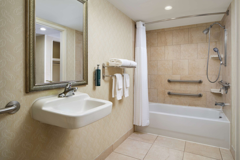 Bathroom 5, DoubleTree by Hilton Hotel Rocky Mount, Nash