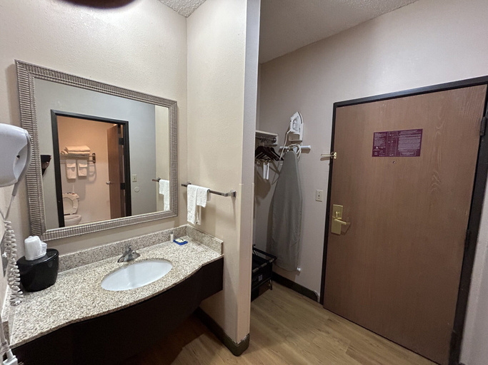 Bathroom 5, McPherson Inn, McPherson