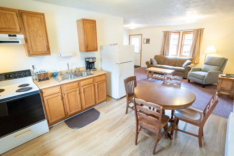 Others 3, Ohiopyle Suites, Fayette