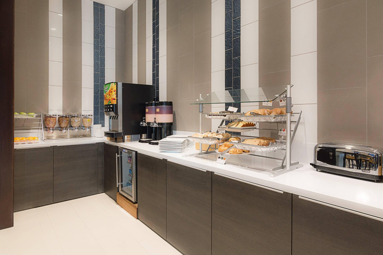 Food & Drinks 5, SpringHill Suites by Marriott Fort Worth Fossil Creek, Fort Worth