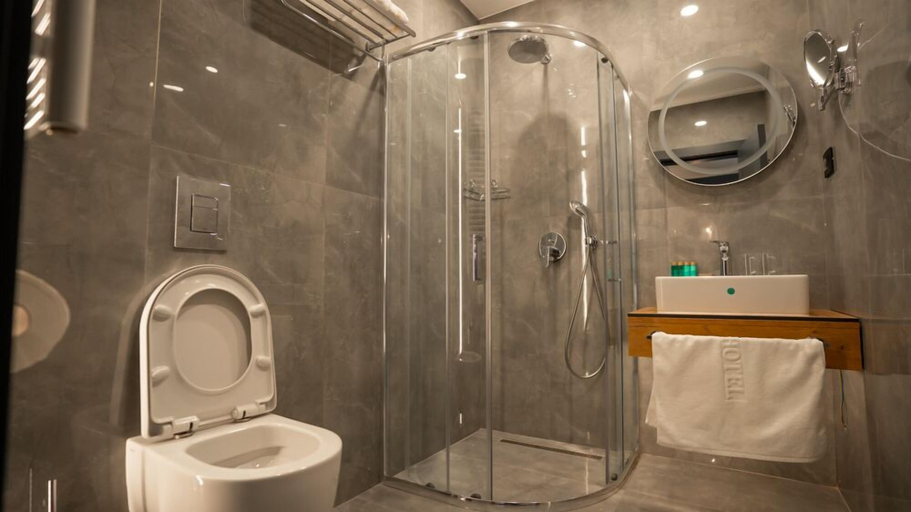 Bathroom 3, KAME HOTEL BELGRADE, Belgrade