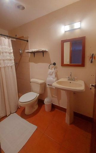 Bathroom 5, Hostal Lolas Boutique, Granada