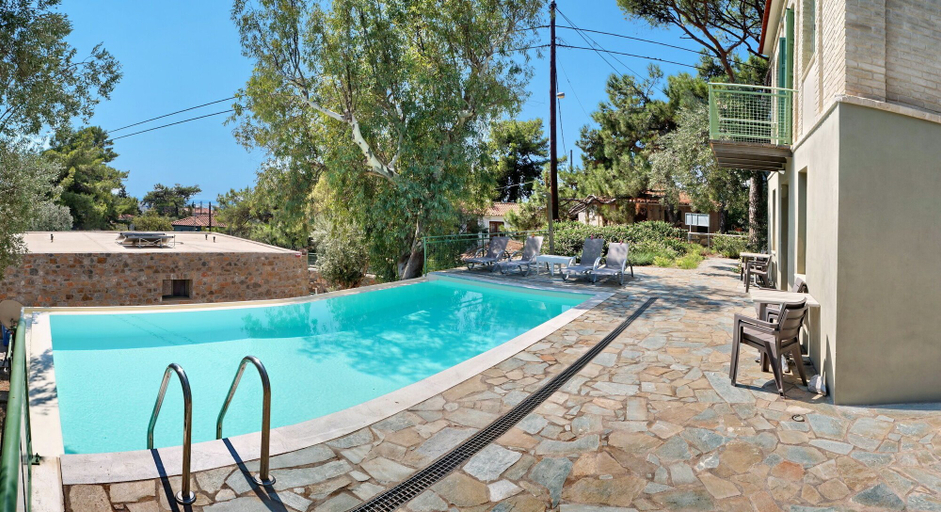 Sport & Beauty 2, Ouzo Traditional House with private pool, North Aegean