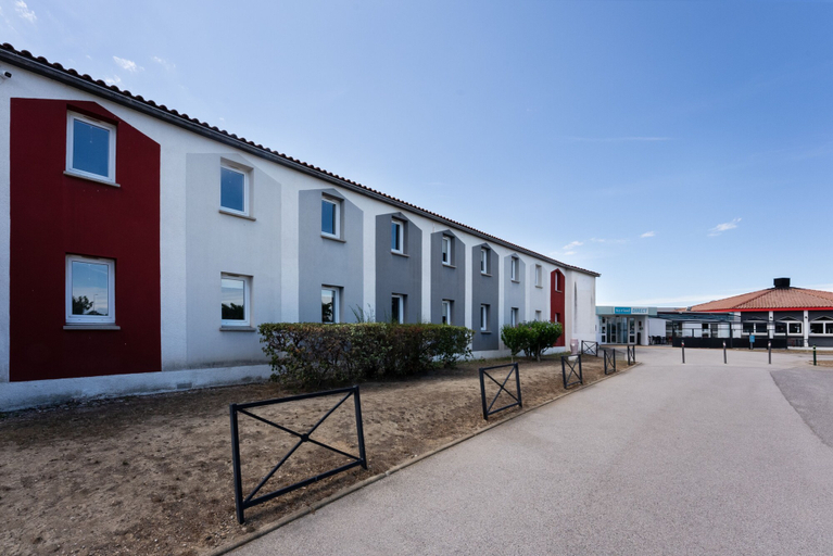 Exterior & Views 2, Kyriad ECO - Perpignan Nord Aéroport, Pyrénées-Orientales