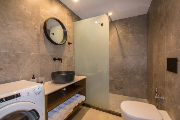 Bathroom 2, Utopia Residences by Checkin, Crete