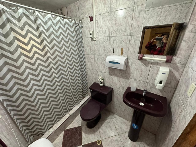 Bathroom, Pacocha Bed & Breakfast, Urubamba