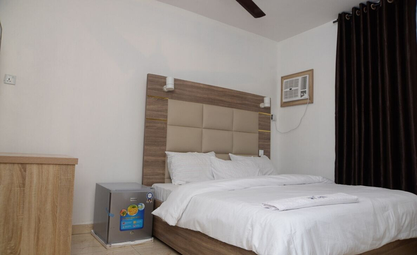 Others 4, Gentle tower hotel and suites adekunle, Mushin