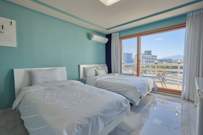 Bedroom 2, Elmar Condotel, Yangyang