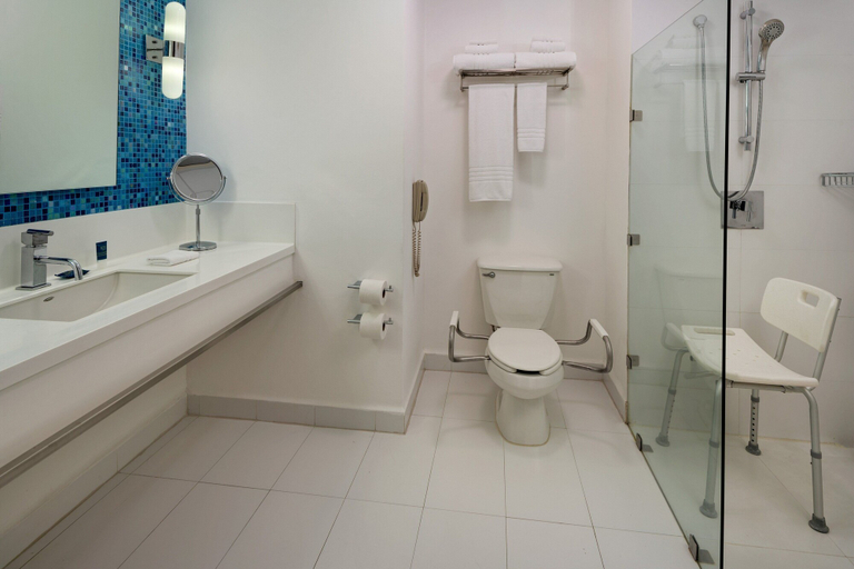Bathroom 4, Four Points by Sheraton Monterrey Linda Vista, Guadalupe