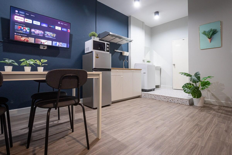 3, A2 Comfortable space wt Kitchen, Bang Rak