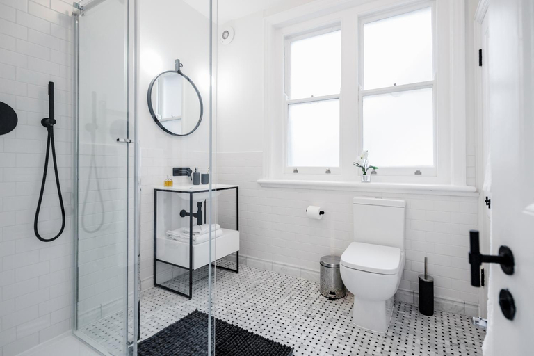 Bathroom 4, Kula London - Covent Garden St Martin's Lane, London