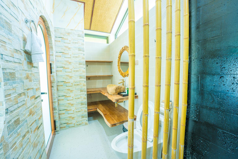Bathroom 4, Apple House & Coffee, Ba Ria
