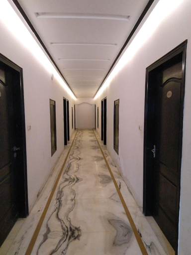 Others 5, The Meera , Kanpur Nagar