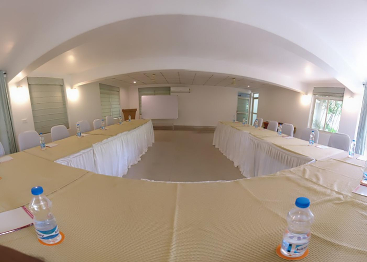 Public Area, Village Machaan Resort, Seoni