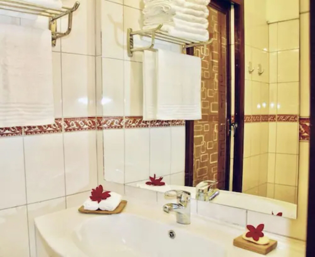 Bathroom 4, Moatoga Hotel, Vaimauga West